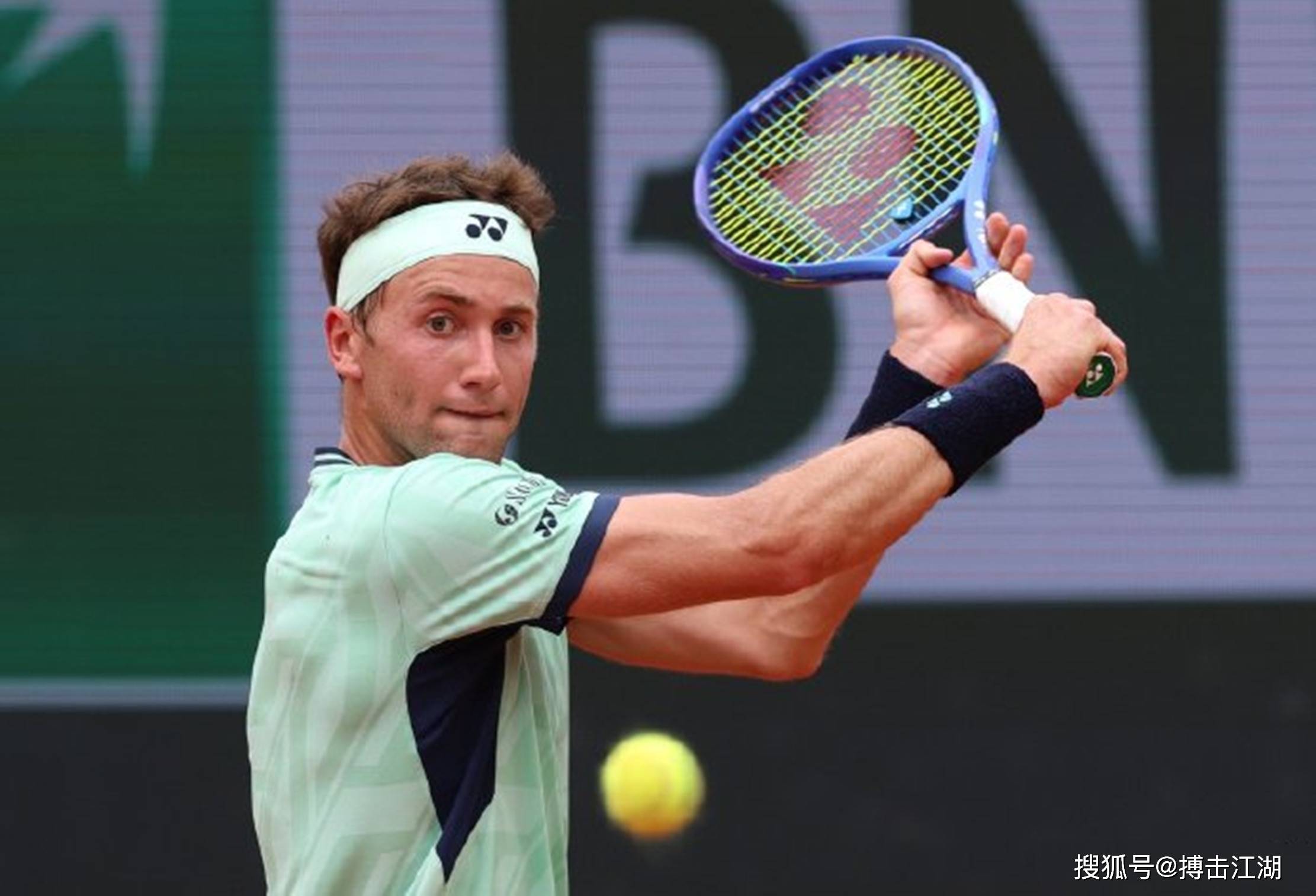 法网险胜拉沃尔杯,鲁德扛起全队 法网险胜拉沃尔杯,鲁德扛起全队