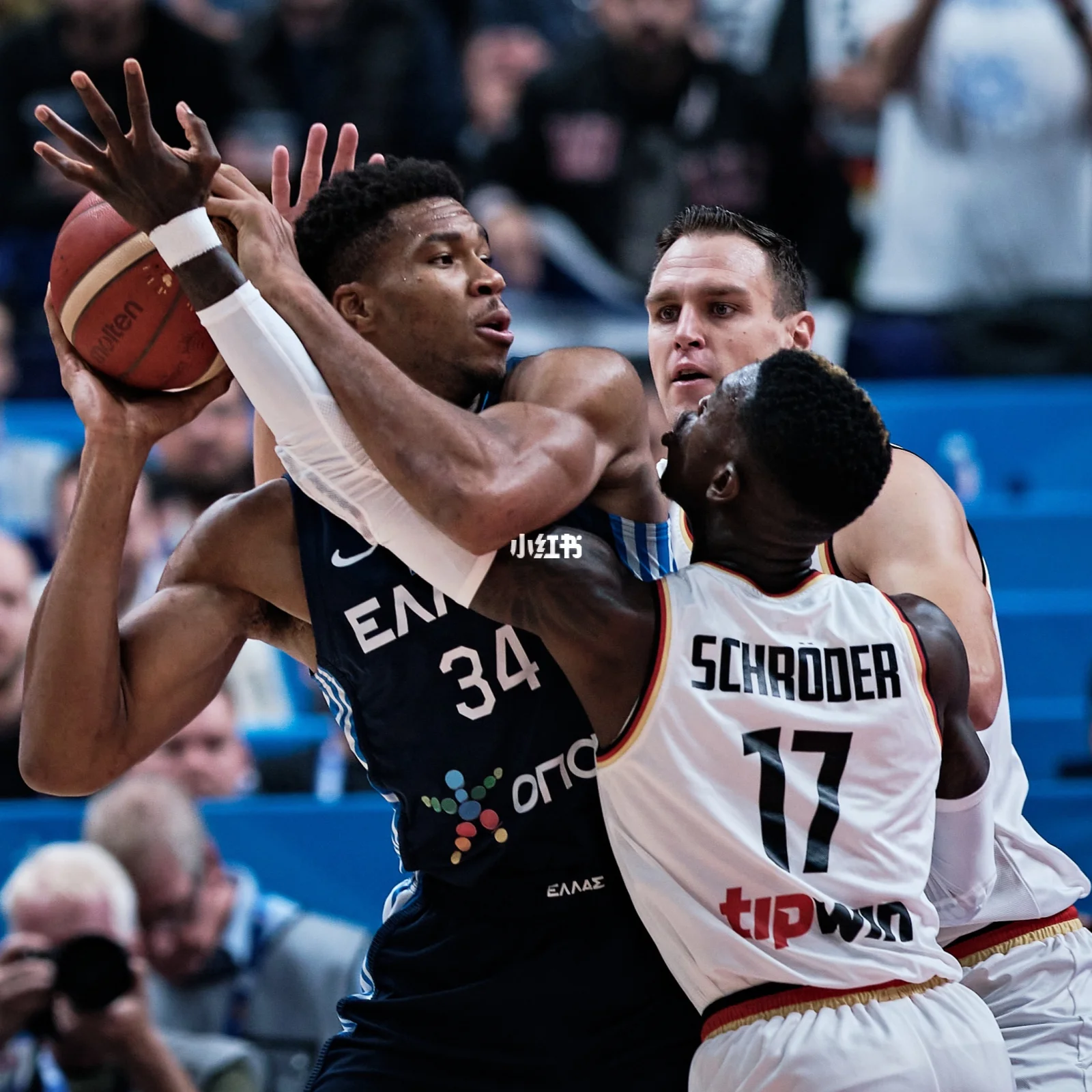 山西队完胜江苏队,字母哥高光表现 山西队完胜江苏队,字母哥高光表现