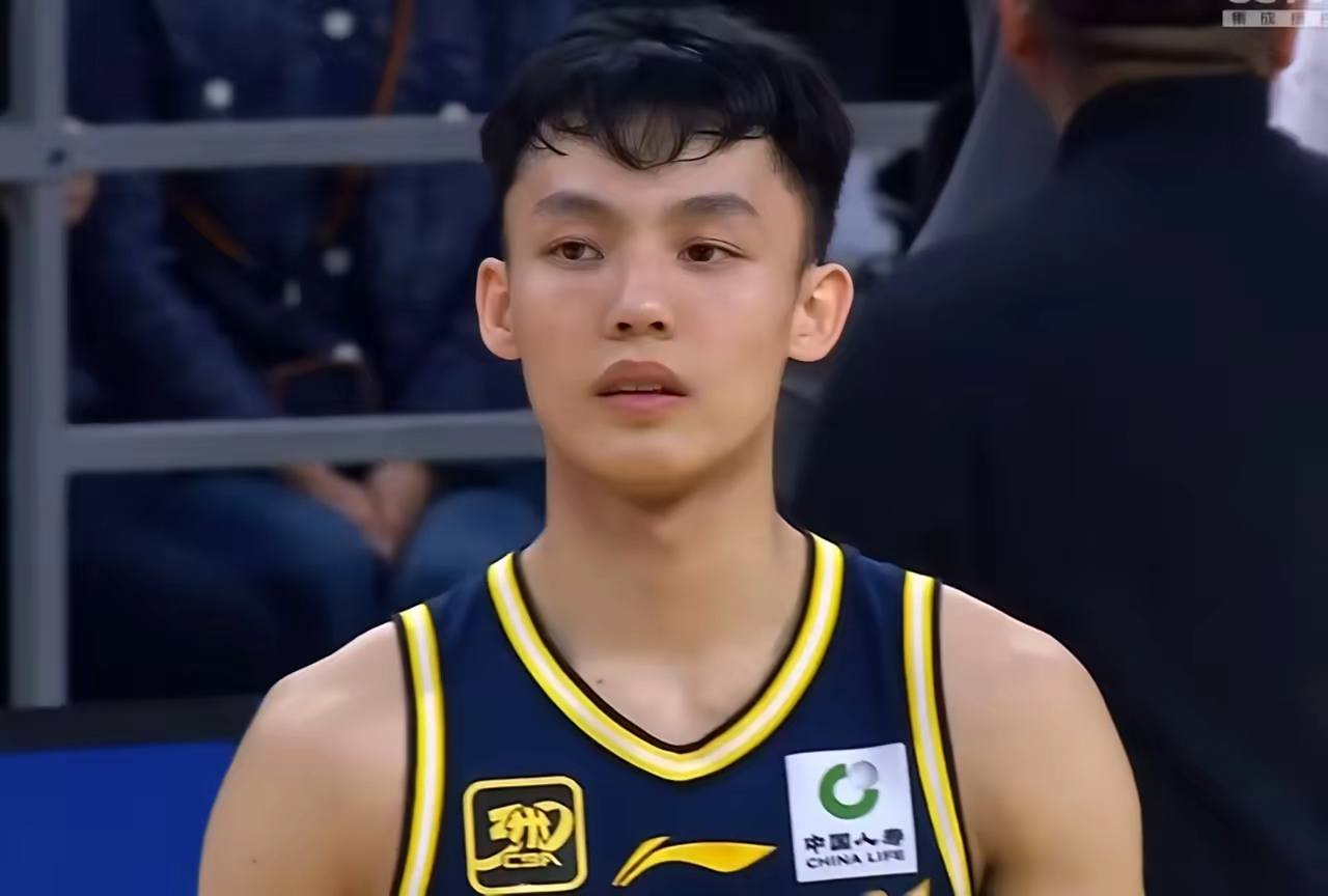 山西队完胜江苏队,字母哥高光表现 山西队完胜江苏队,字母哥高光表现