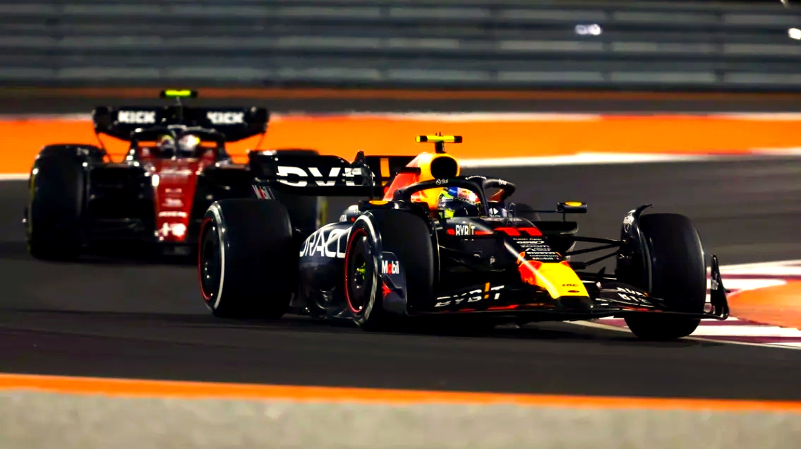 开云体育官网-红牛车队翻盘雷诺车队，维斯塔潘带队取胜