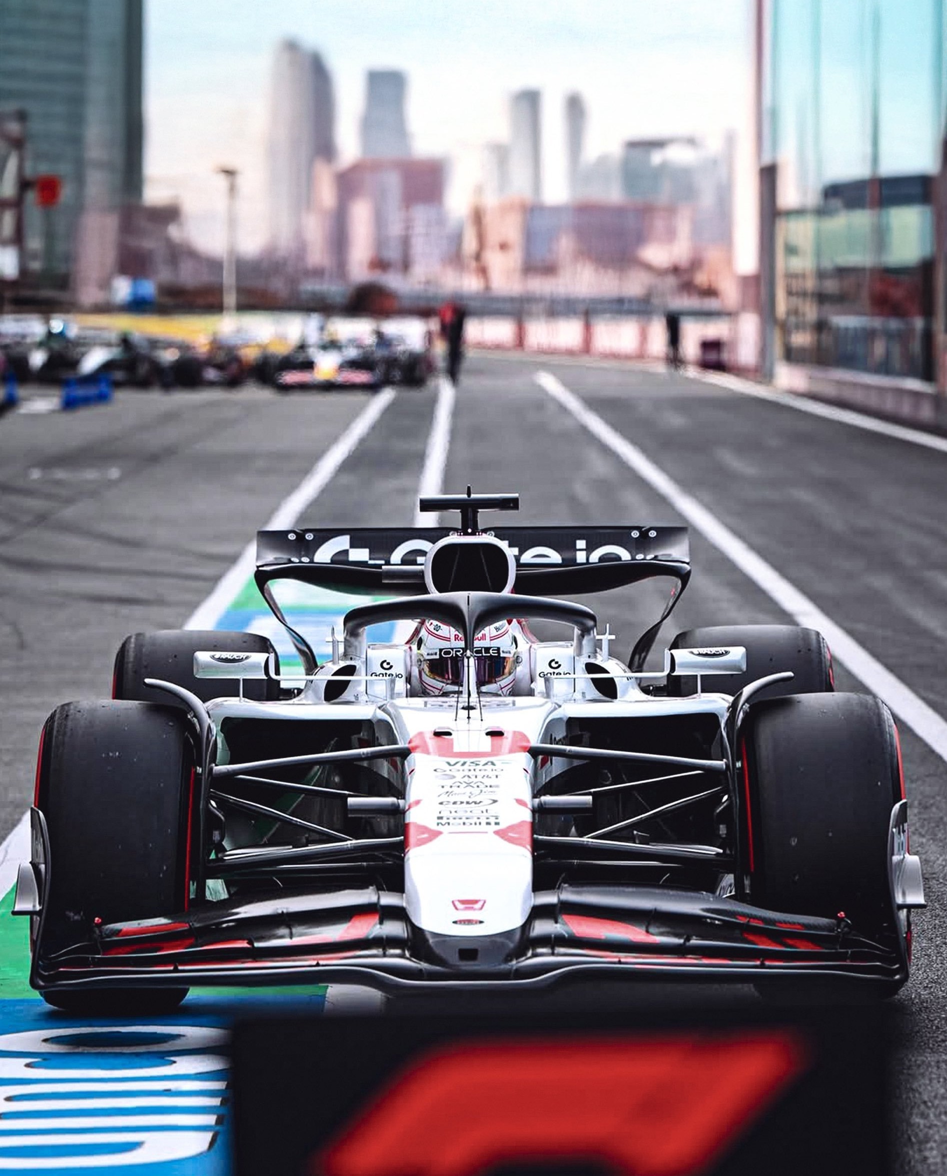 迈凯伦轻取法拉利,维斯塔潘点燃赛场 迈凯伦轻取法拉利,维斯塔潘点燃赛场