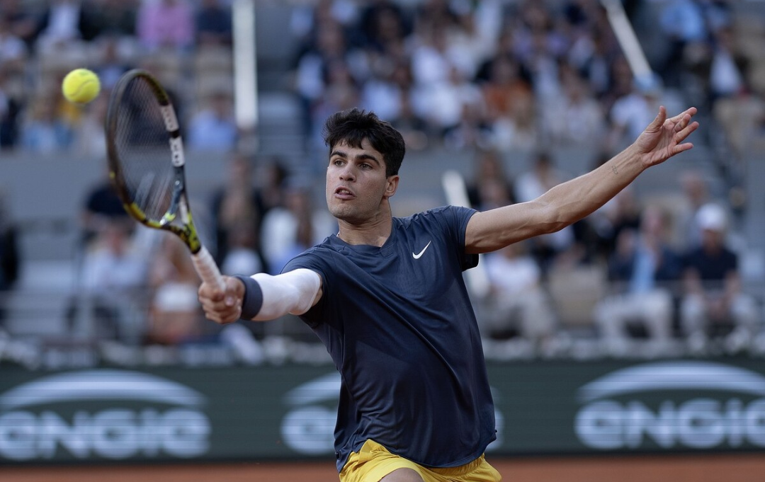 开云体育在线-拉沃尔杯逆转温网，西西帕斯高光表现