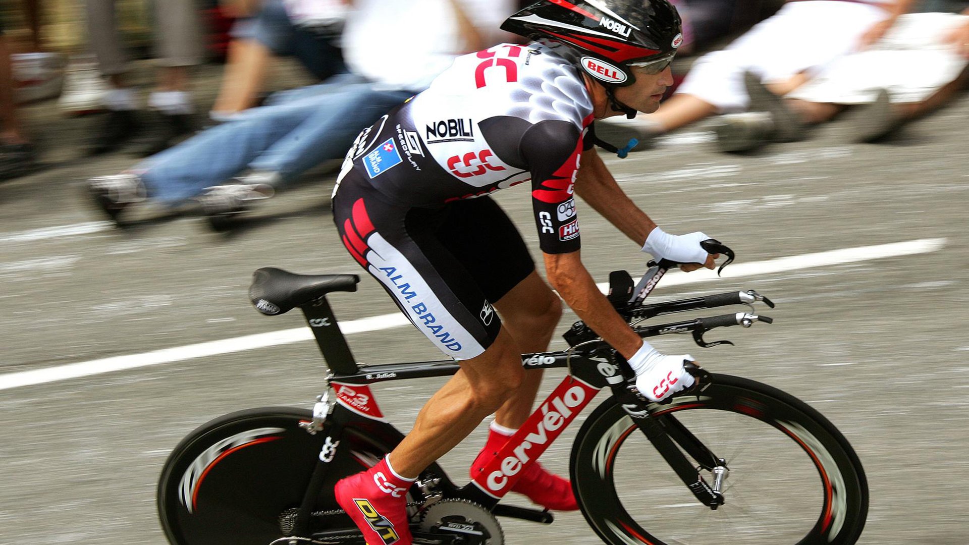 当非洲轰炸机闯入美洲沙漠，奥斯梅恩数据爆炸背后的战术革命