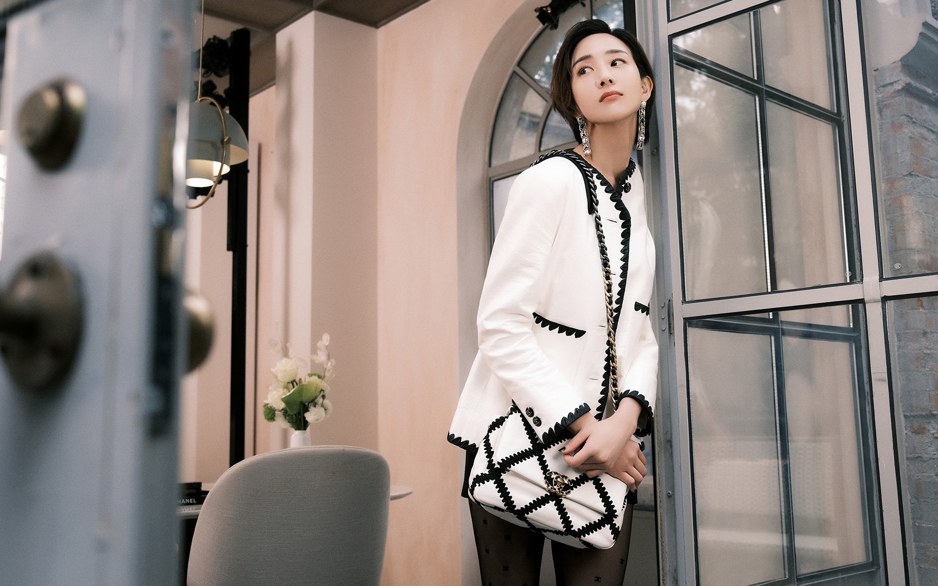 红墙与沙堡，阿劳霍于巴黎决战中接管足球的两种信仰